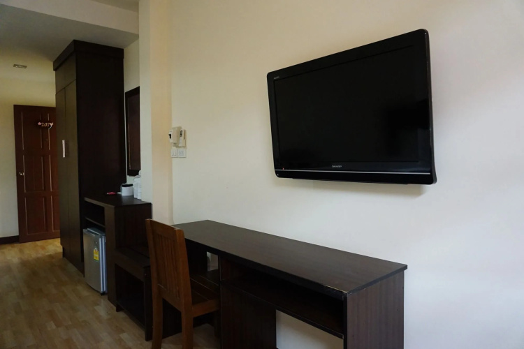 Ponburi Hotel