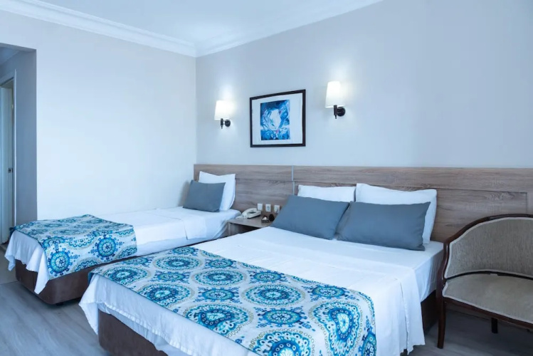 Fi̇la Otel Ayvalik