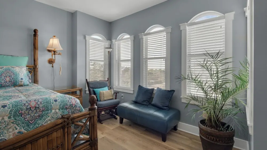 5 Minutes to Beach - Large Complex Pool