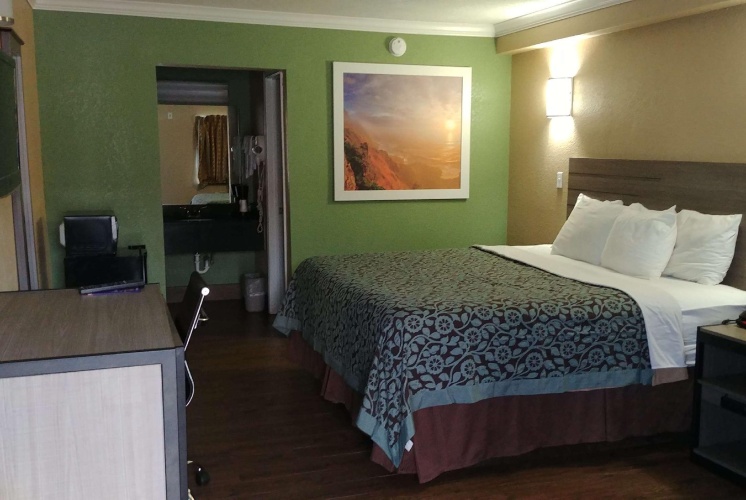 Mobility/Hearing Accessible Double room