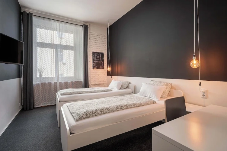 Standard Twin room with courtyard view