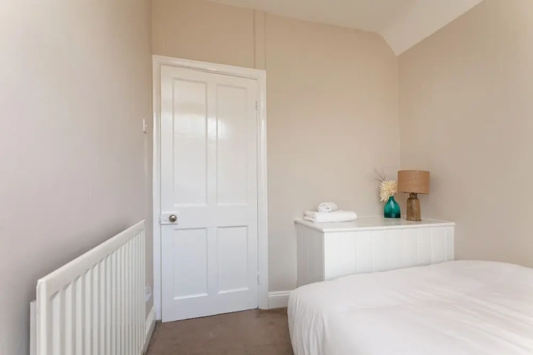 3 Bedrooms Cottage