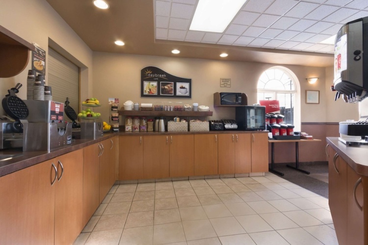 Days Inn & Suites by Wyndham Thunder Bay photo 19