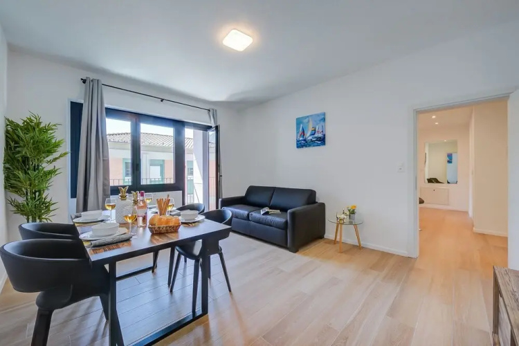 Boutique Apartment 7