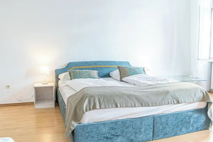 Modern 2BR Apt Longstay Sleeps 5