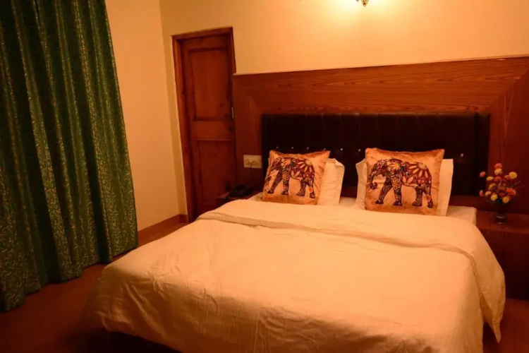 Hotel Ambika Bliss