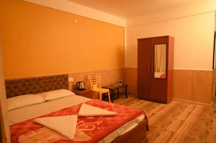 Standard Double room with balcony and with mountain view