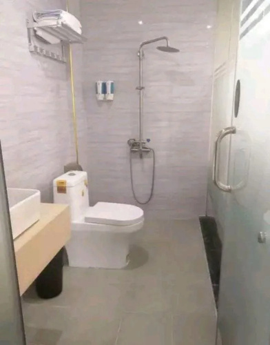 Central Theme Hotel by OYO Rooms