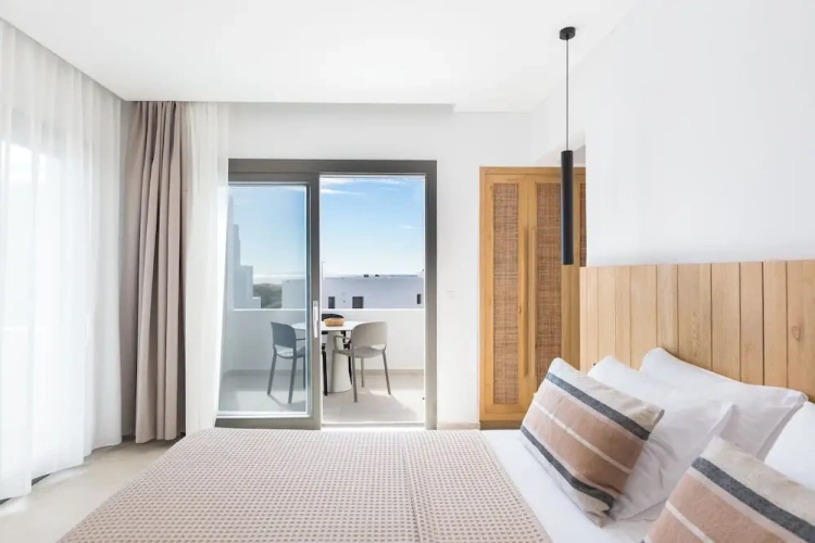 1 Bedroom Standard room with partial sea view