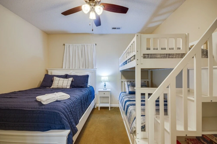 2 Bedrooms Apartment