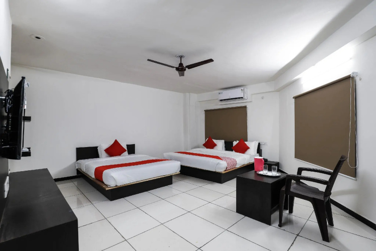 Hotel Tilak by OYO Rooms