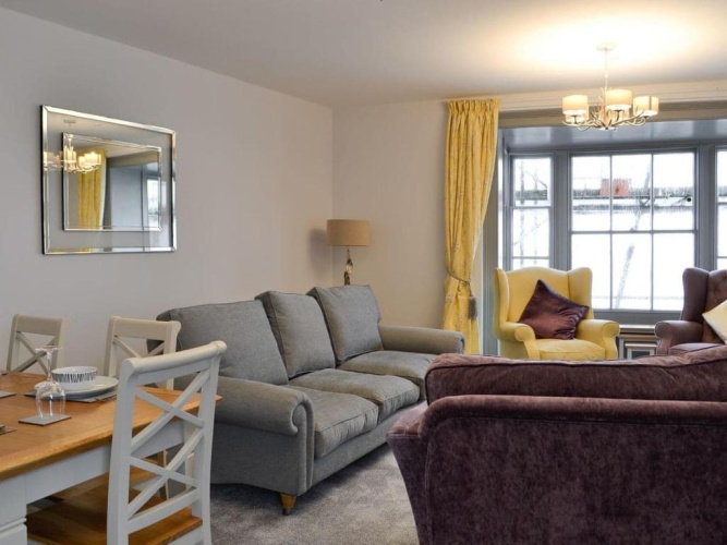 3 Bedrooms Apartment