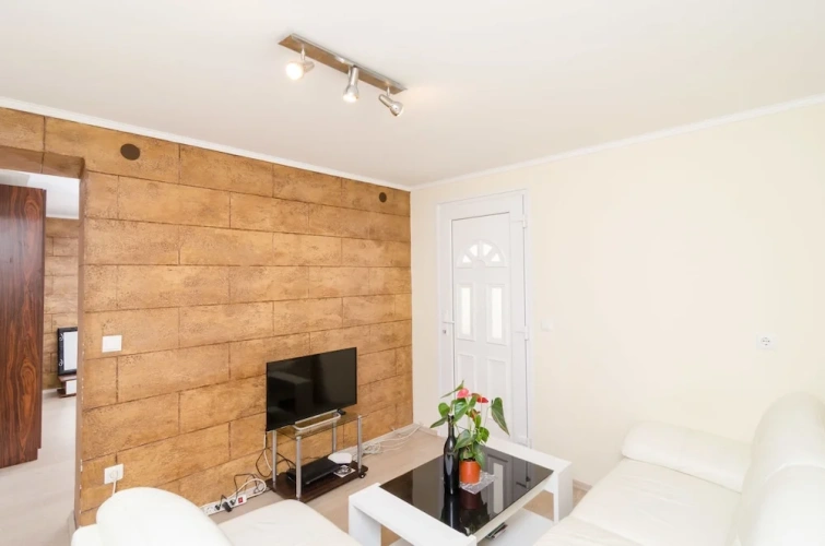 1 Bedroom Apartment with garden view