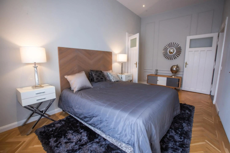 200m2 Splendid Downtown Flat with 75m2 Gergious Terrace