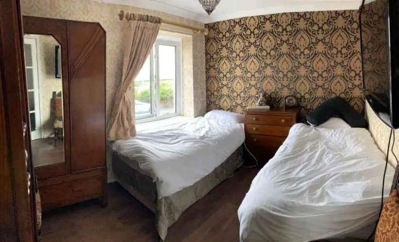 2 Bedrooms Apartment
