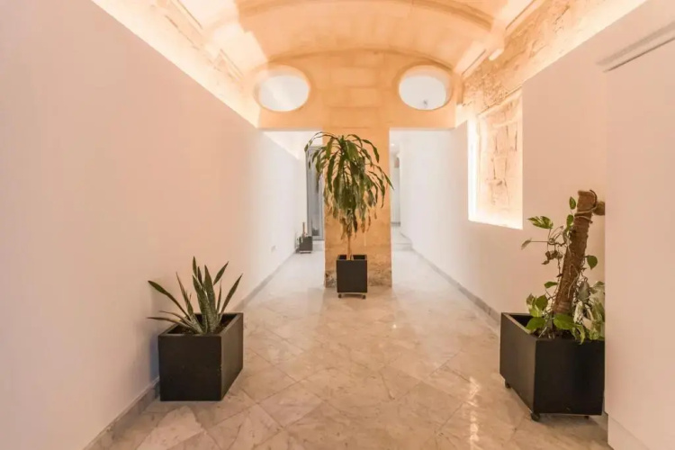 Valletta Collection - 101 Republic