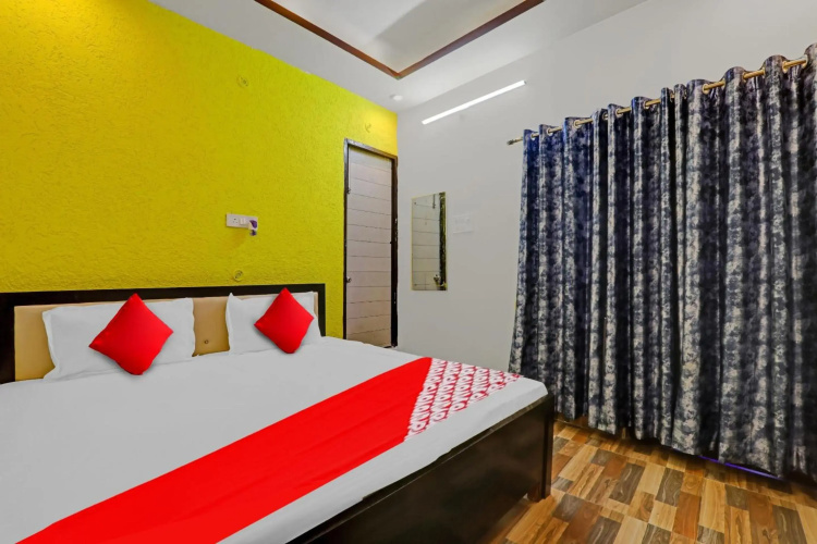 OYO Flagship 80465F R K Hotels