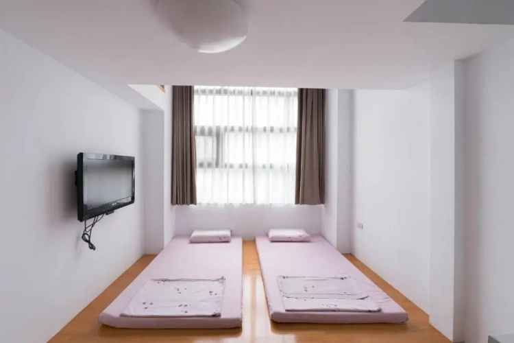 Standard Twin room with view