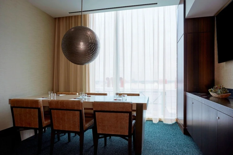 Standard Quadruple Club room