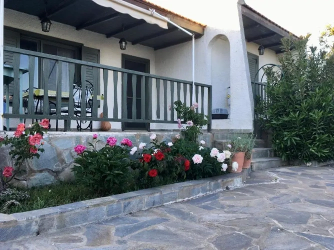 2 Bedrooms Villa