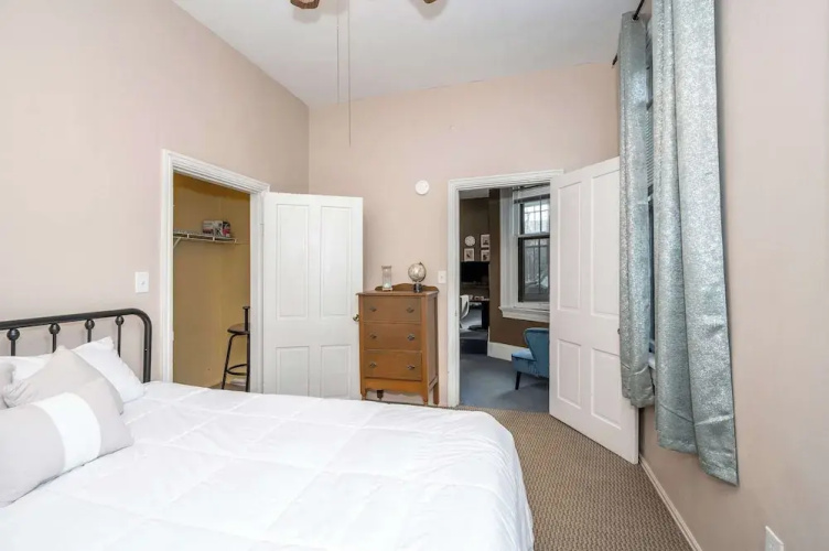 Historic Gem Russell Suite 3 A Downtown Dream!
