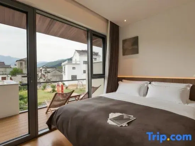 Standard Double room with balcony and with view