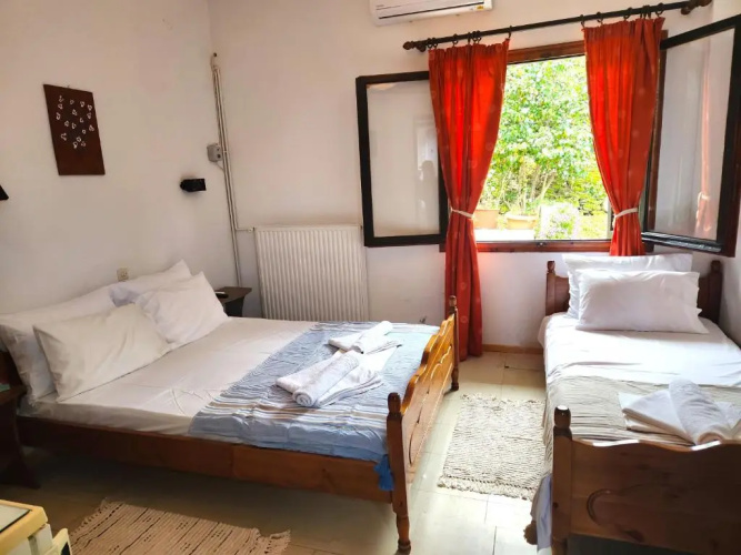 Yalla Hotel Chorefto