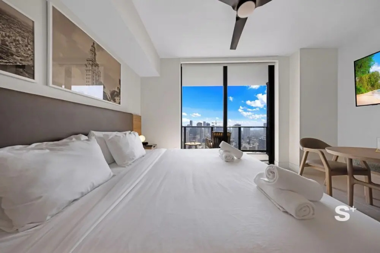 Sky High Stay Sleek Studio in Miami