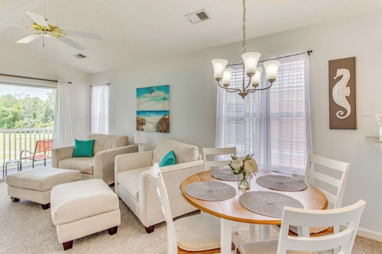 2 Bedrooms Apartment