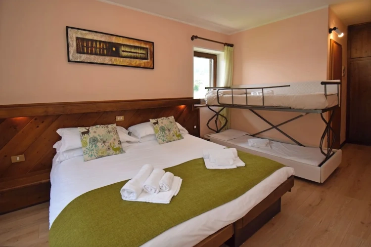 Standard Quadruple room