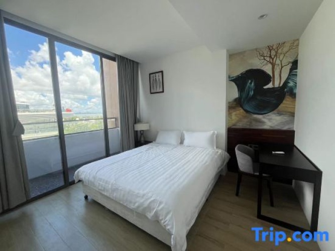 2 Bedrooms Triple Suite with sea view
