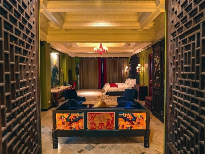 Suite with balcony and with river view