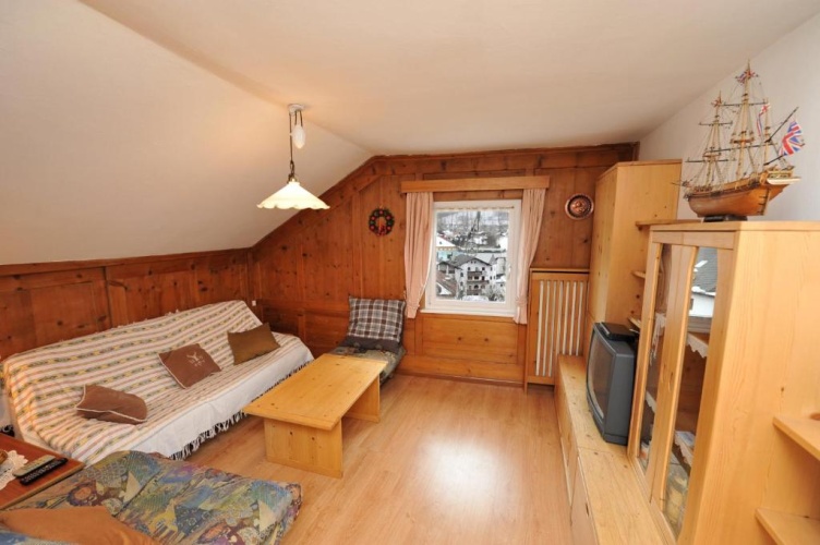 3 Bedrooms Apartment