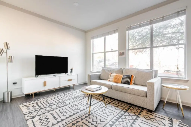 2 Bedrooms Apartment