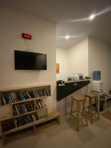 The Packer Box - Hostel