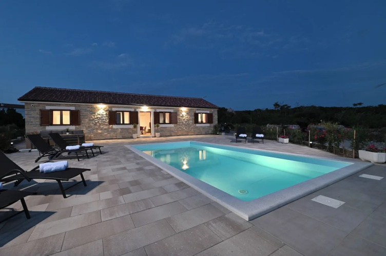 Villa Nika