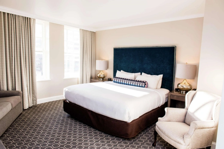 Redmont Hotel Birmingham, Curio Collection by Hilton
