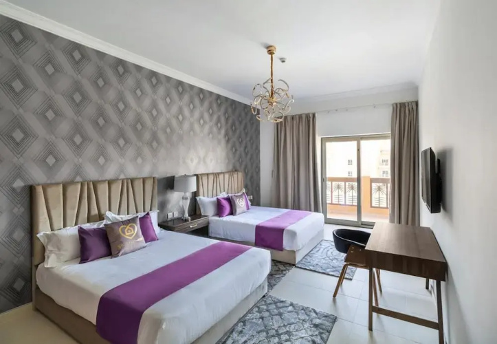 Pool View 1BR on Palm Jumeirah