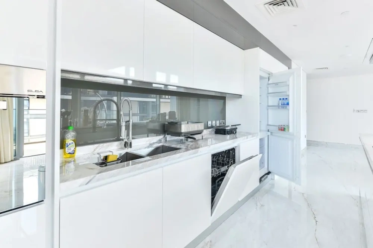2 Bedrooms Grand Apartment beachfront