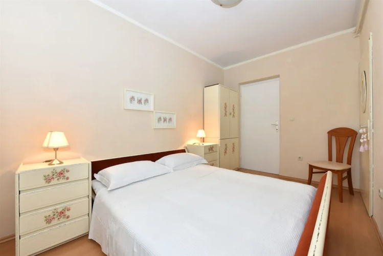 Apartment Mirjana