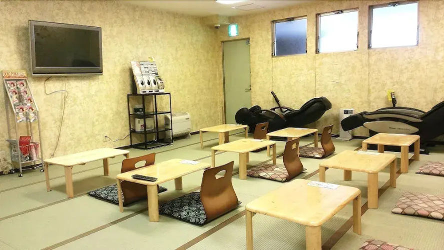 Capsule Hotel Noble