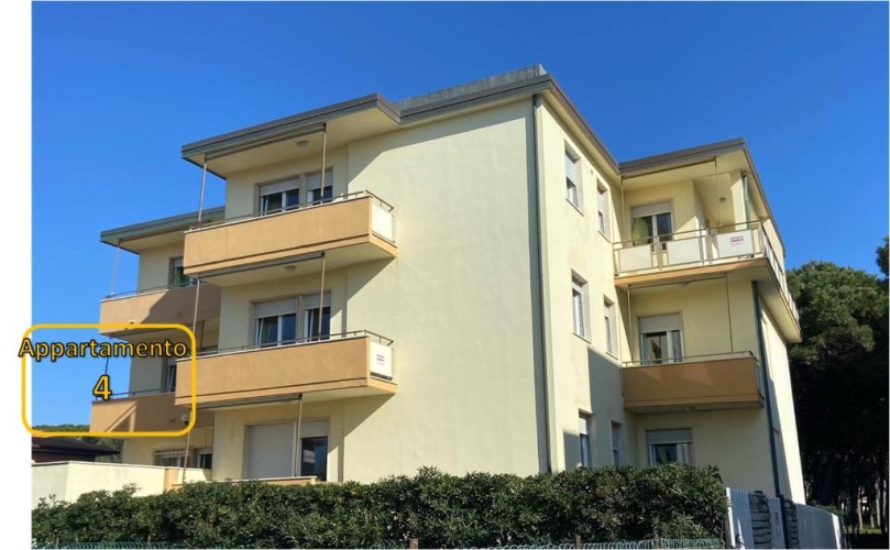 Apartment with balcony