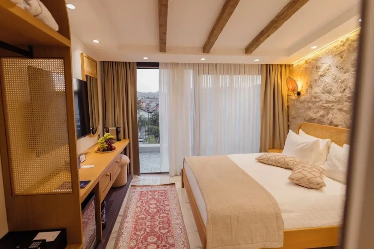 Standard Double room with balcony and with city view