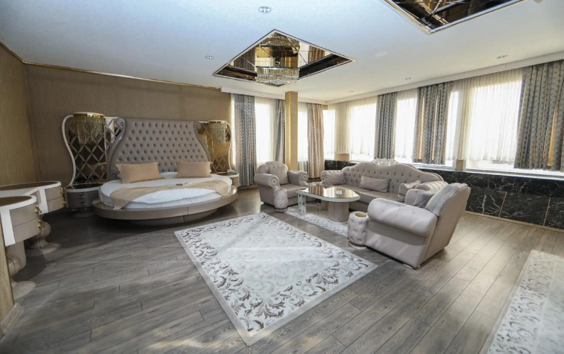 Deluxe Suite