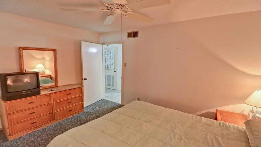112 - 1 Br Condo
