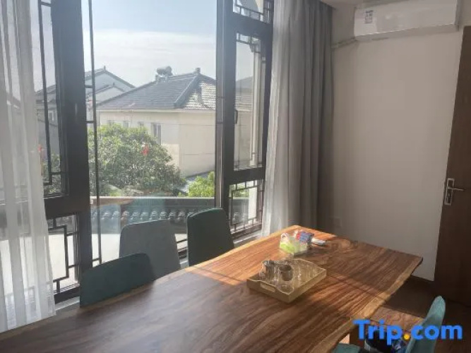 Jinglong Xiaozhu Boutique Hotel