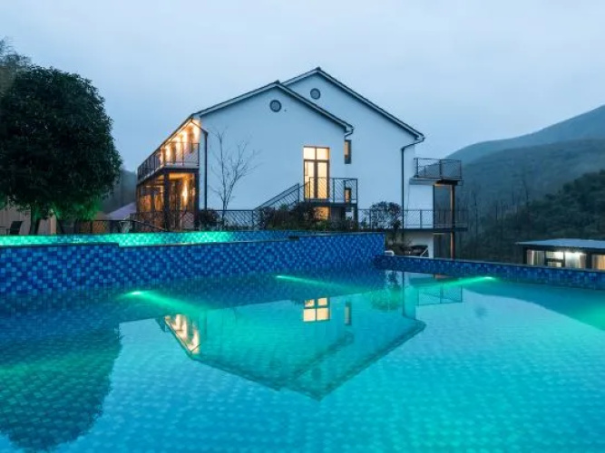Moganshan maple elegant villa