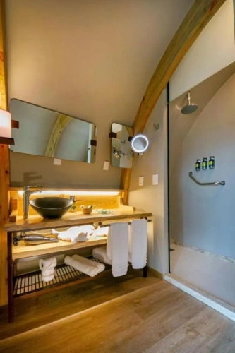 Suite with mountain view