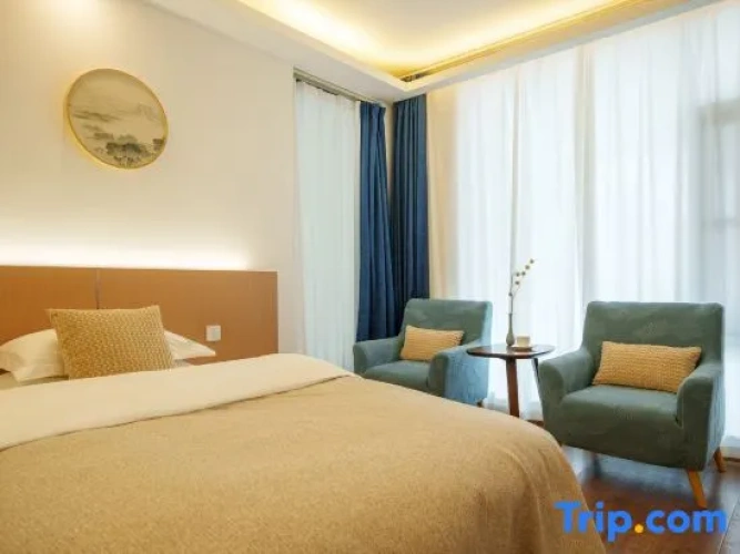 Quadruple Family Suite