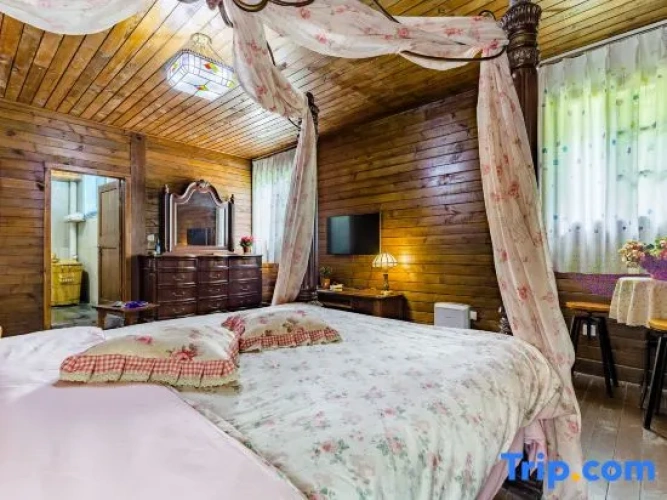 Double Chalet